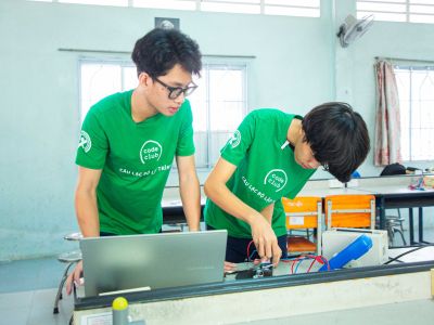 Ultrasonic smart glasses for vietnam’s impaired 