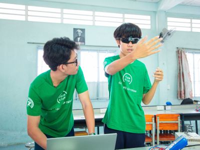 Ultrasonic smart glasses for vietnam’s impaired 